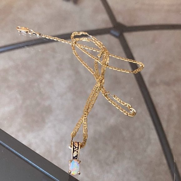 10k gold Opal Necklace - Picture 7 of 7